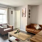 Trinity Four 1-bedroom Apts Centre *