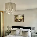 Apartment Trinity Four 1-bedroom Apts Centre