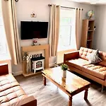 Trinity Four 1-bedroom Apts Centre *