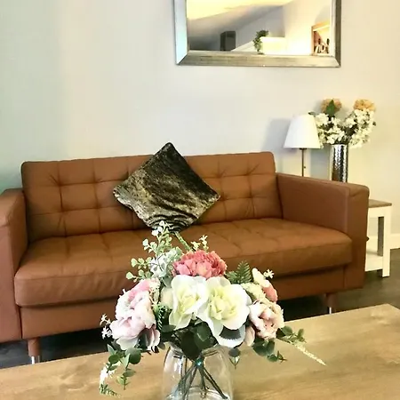 Trinity Four 1-bedroom Apts Centre Daire