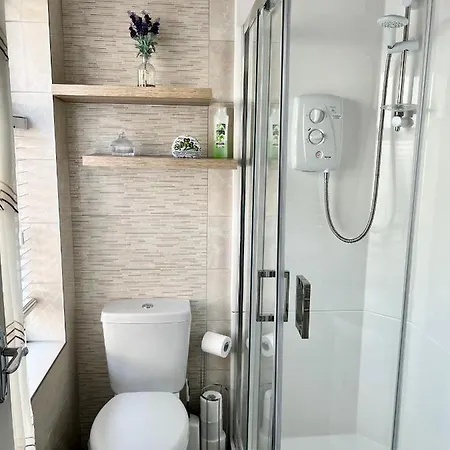 Trinity Four 1-bedroom Apts Centre Daire *