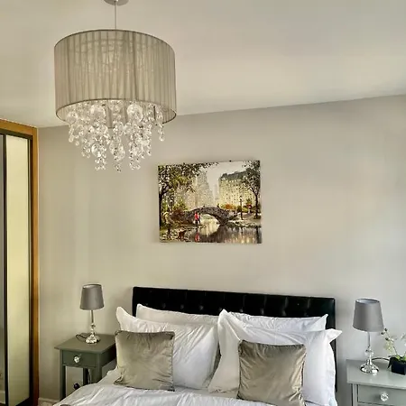 Daire Trinity Four 1-bedroom Apts Centre
