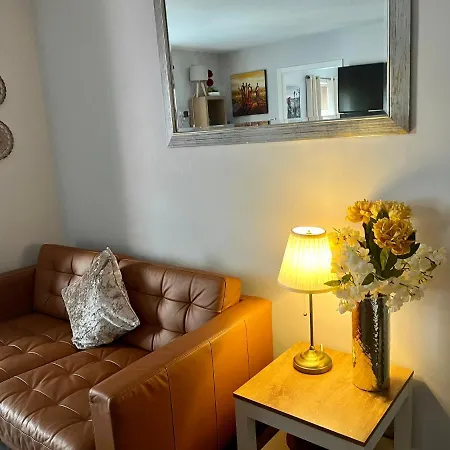Trinity Four 1-bedroom Apts City Centre Lejlighed