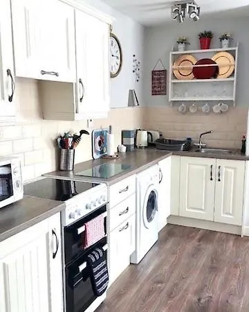 Trinity Four 1-bedroom Apts Centre Daire *