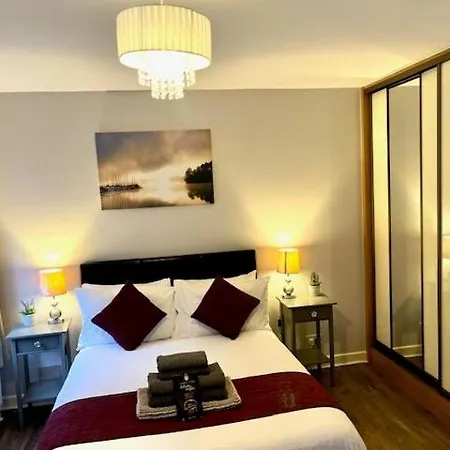 Trinity Four 1-bedroom Apts Centre * Waterford