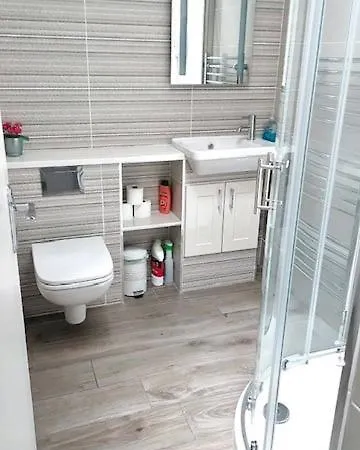 Trinity Four 1-bedroom Apts Centre Daire