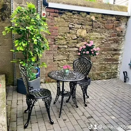 Trinity Four 1-bedroom Apts Centre