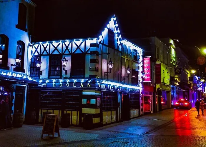 Trinity Four 1-bedroom Apts Centre * Waterford