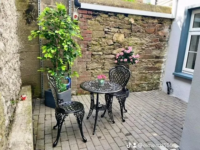 Trinity Four 1-bedroom Apts Centre